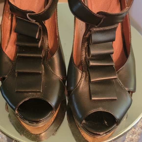Used Aldo platform blocked heels - Picture 2 of 5